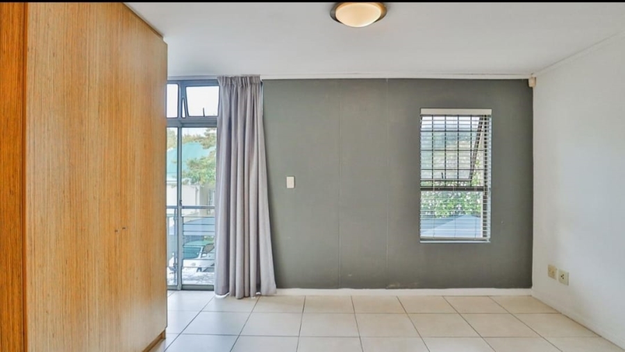 To Let 1 Bedroom Property for Rent in Wynberg Upper Western Cape